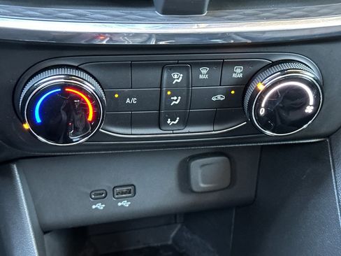 Certified 2024 Buick Encore GX Preferred image 20