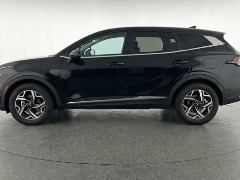 Used 2025 Kia Sportage LX image 5