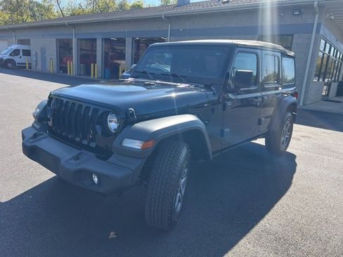 Used 2023 Jeep Wrangler Sport S image 5