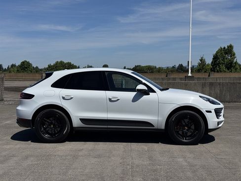Used 2017 Porsche Macan AWD/4WD image 8