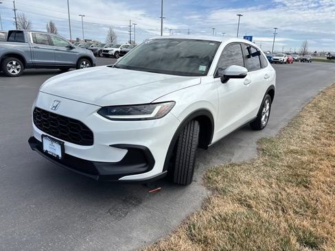 Used 2023 Honda HR-V LX image 7
