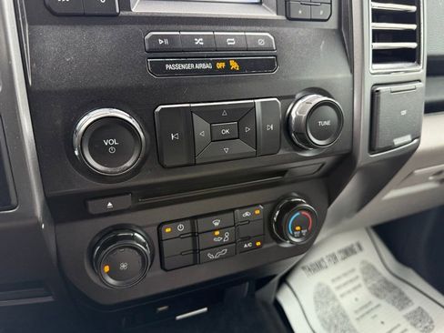 Used 2018 Ford F150 XLT image 9