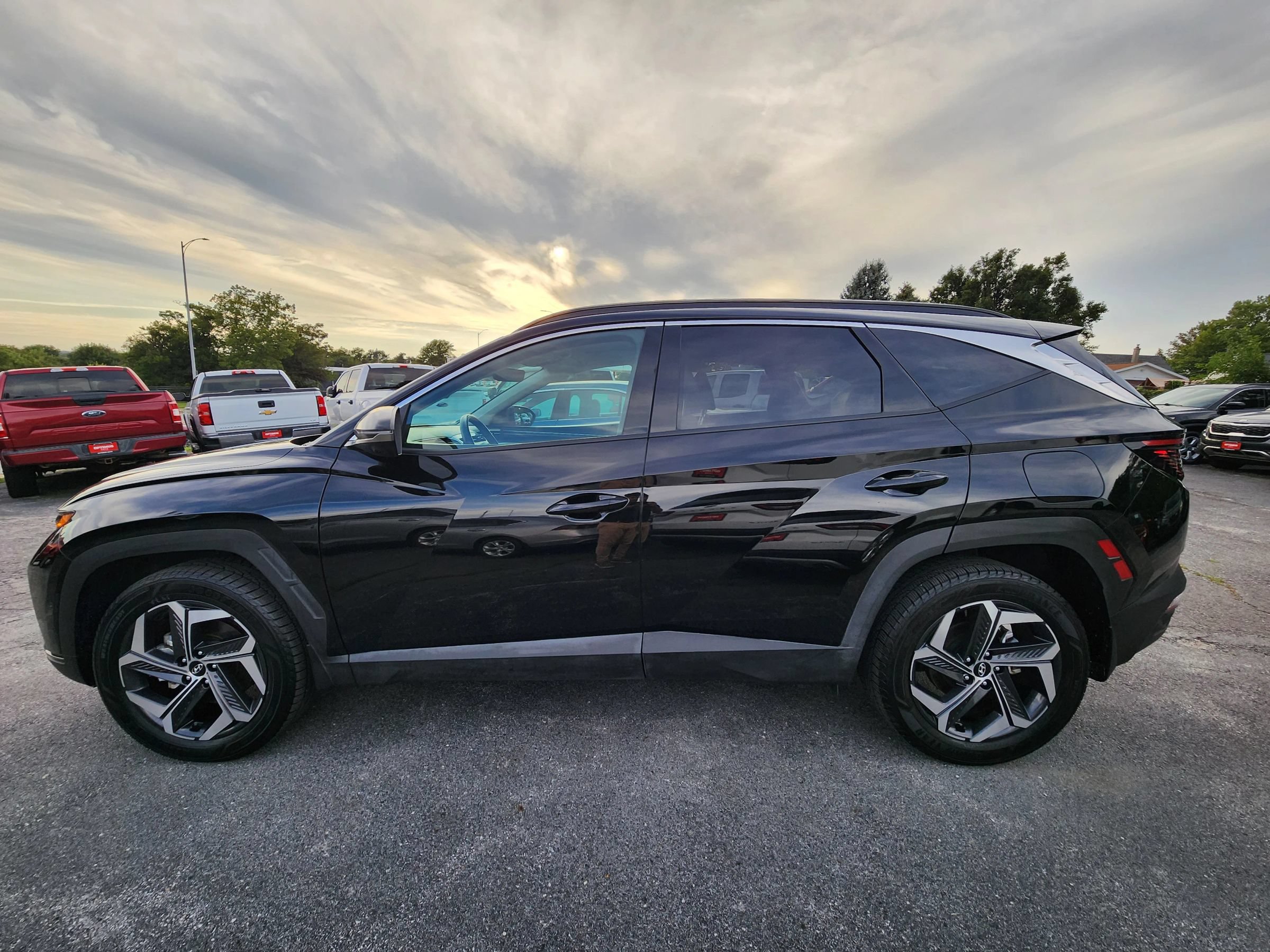 Used 2023 Hyundai Tucson Limited AWD/4WD image 4