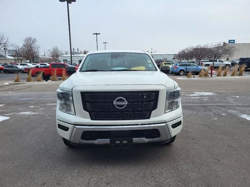 Used 2023 Nissan Titan SV image 8
