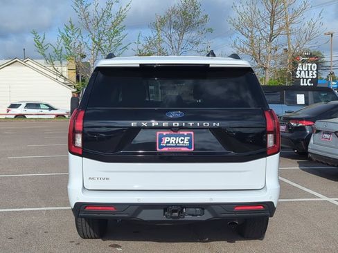 Used 2025 Ford Expedition Active RWD image 9