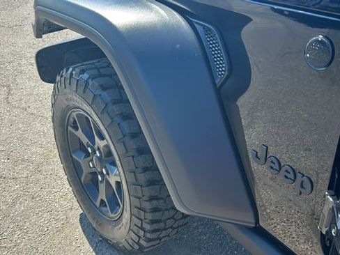 Used 2021 Jeep Wrangler Sport image 13