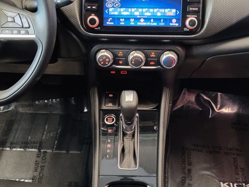 Certified 2024 Nissan Kicks SV image 22