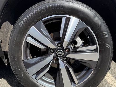 Used 2021 Nissan Rogue SL w/ Premium Package image 10