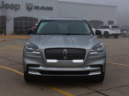 Used 2022 Lincoln Aviator Reserve w/ Equipment Group 201A image 2