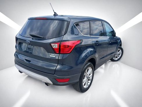 Used 2019 Ford Escape SE FWD image 5