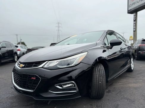 Used 2018 Chevrolet Cruze LT w/ Convenience Package FWD image 13