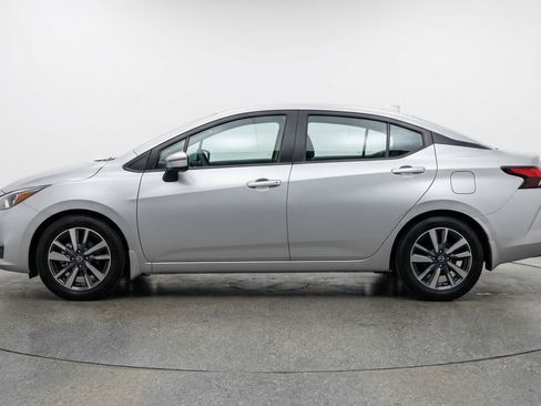 Used 2025 Nissan Versa SV FWD image 5
