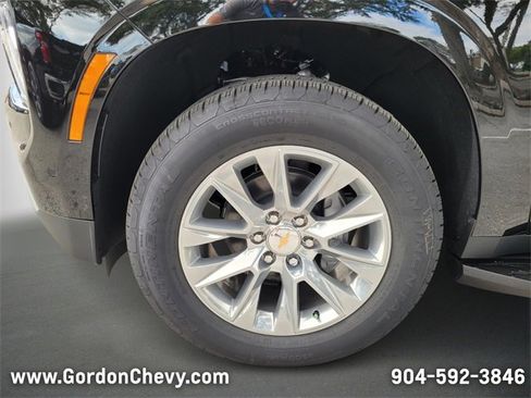 New 2025 Chevrolet Suburban Premier image 9