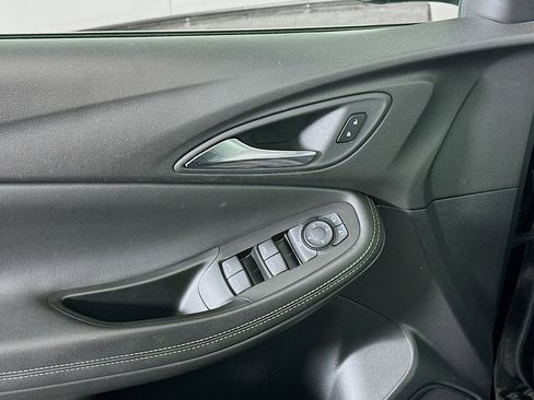 Used 2025 Buick Encore GX Preferred image 15