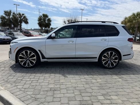 Used 2024 BMW X7 xDrive40i w/ Executive Package image 12