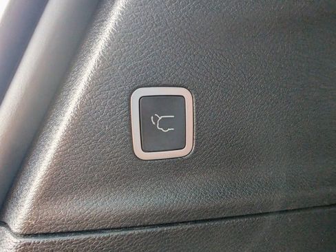 Used 2023 Chrysler Pacifica Limited w/ S Appearance Package image 22