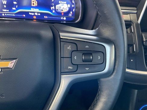 Used 2022 Chevrolet Suburban Premier image 9