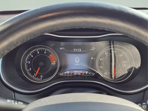 Used 2019 Jeep Cherokee Limited image 28