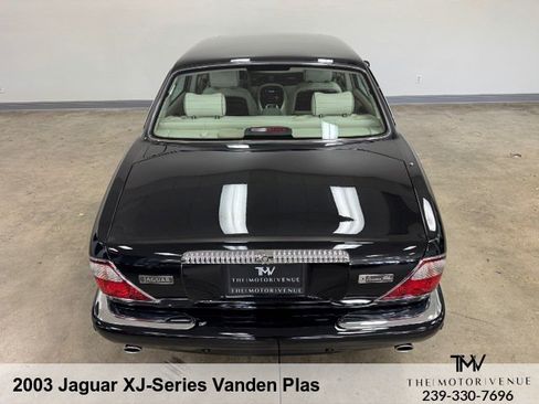 Used 2003 Jaguar XJ8 L RWD image 9