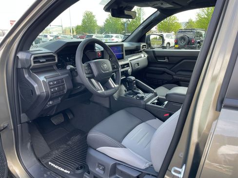 New 2026 Toyota Tacoma TRD Off-Road AWD/4WD image 10