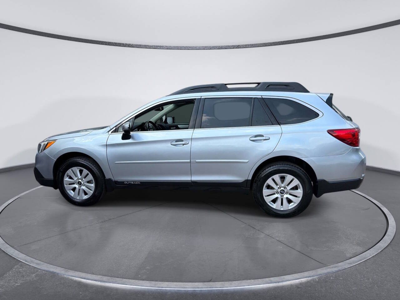 Used 2016 Subaru Outback 2.5i Premium AWD/4WD image 2