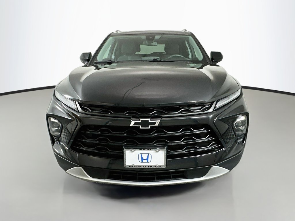 Used 2023 Chevrolet Blazer LT w/ Midnight/Sport Edition FWD image 2