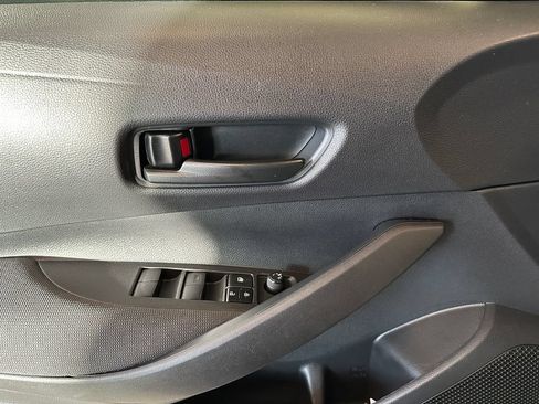 Used 2022 Toyota Corolla LE FWD image 18