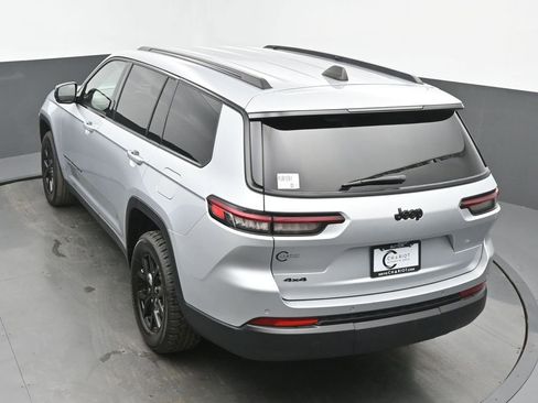 Used 2024 Jeep Grand Cherokee L Laredo AWD/4WD image 43