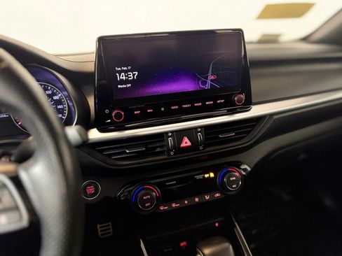 Used 2023 Kia Forte GT-Line w/ GT-Line Premium Package image 19