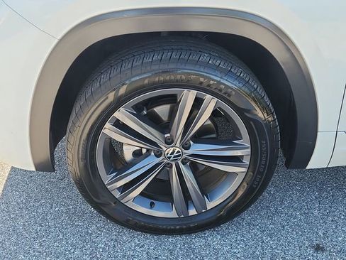 Used 2021 Volkswagen Atlas Cross Sport SE FWD image 7