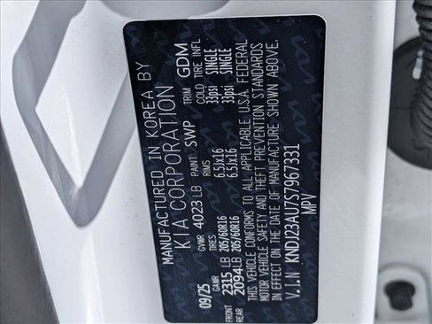 Used 2025 Kia Soul LX w/ LX Technology Package FWD image 23
