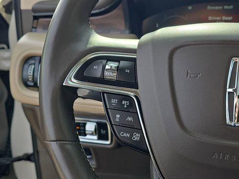 Used 2022 Lincoln Nautilus Reserve AWD/4WD image 24