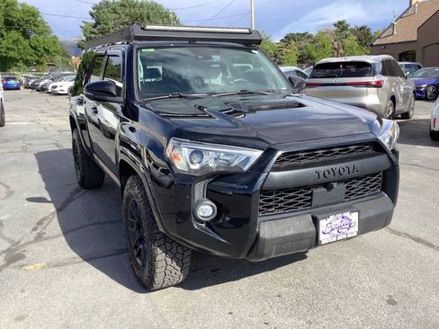 Used 2022 Toyota 4Runner TRD Off-Road Premium AWD/4WD image 6