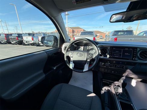 Used 2022 Toyota Tacoma SR5 image 15