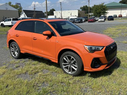 Used 2022 Audi Q3 2.0T Premium w/ Black Optic Sport Package AWD/4WD image 2