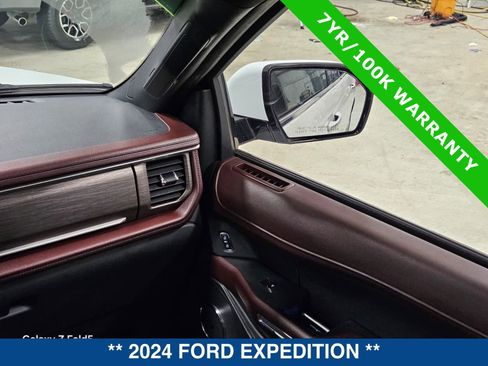 Certified 2024 Ford Expedition Limited image 21