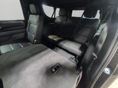 Used 2024 Chevrolet Suburban LT image 13