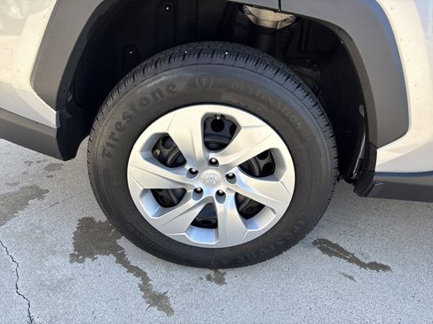 Used 2022 Toyota RAV4 LE FWD image 33