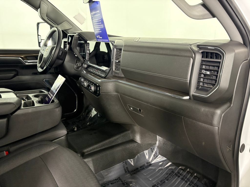 Used 2024 Chevrolet Silverado 3500 LT AWD/4WD image 31