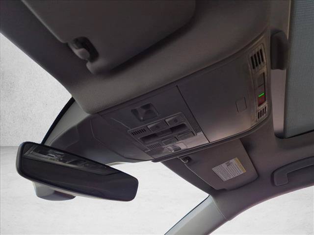 Used 2025 Volkswagen Jetta SE FWD image 20