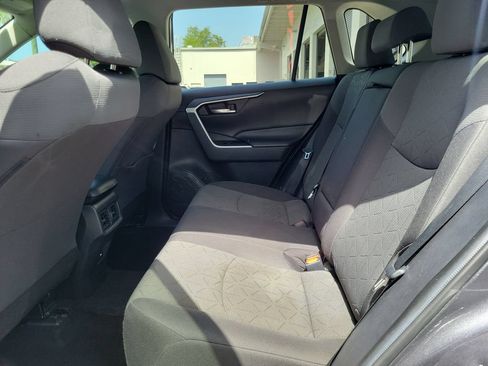 Used 2021 Toyota RAV4 XLE AWD/4WD image 9