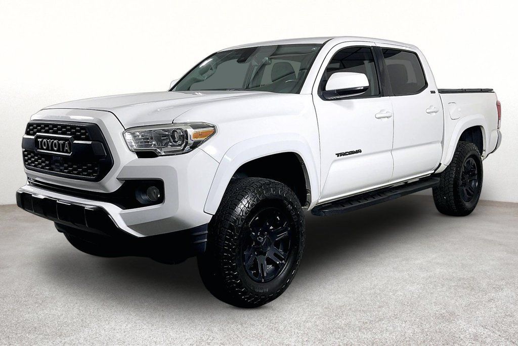 Used 2019 Toyota Tacoma SR5 AWD/4WD image 13
