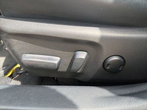 Used 2014 Toyota Camry SE w/ Leather Package image 12