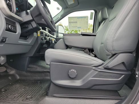 New 2026 Ford F250 XL w/ FX4 Off-Road Package image 13