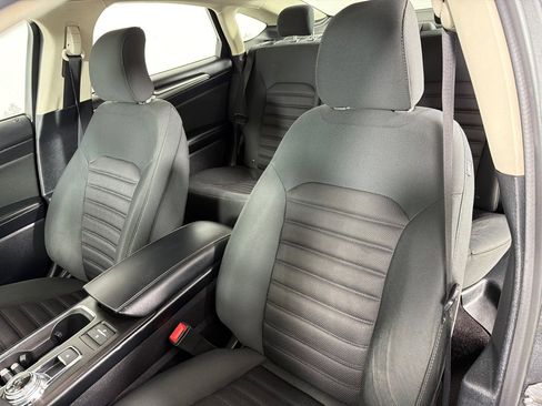 Used 2017 Ford Fusion SE image 13