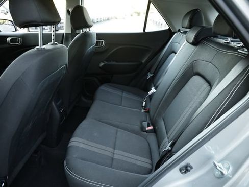 Used 2025 Hyundai Venue SEL FWD image 26