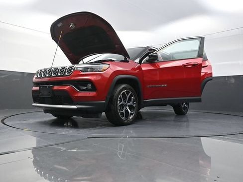 Used 2025 Jeep Compass Limited AWD/4WD image 41