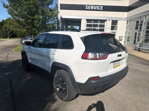 Used 2022 Jeep Cherokee Latitude AWD/4WD image 4