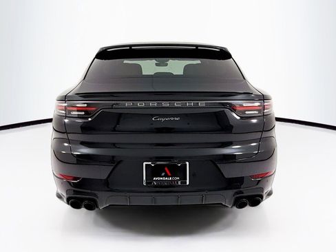 Certified 2023 Porsche Cayenne Platinum Edition image 6