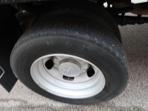 Used 2024 RAM 5500 Tradesman w/ Chrome Appearance Group image 16